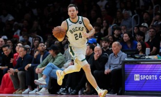 康诺顿深情告别雄鹿 效力7个赛季并跟随球队夺冠