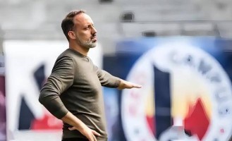 45岁的他成中超本土名帅翘楚黑马，曾在德甲效力多年，值得期待，今夏势头正猛