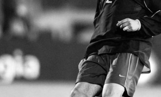 突发心脏骤停，足球传奇确认去世